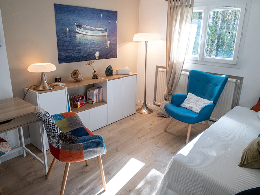 Mon cabinet de sophrologie à Marseille, un lieu pensé pour offrir un espace de calme, d’écoute et de confidentialité.